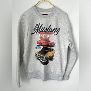 Hollister Gray 1969 Mustang Relaxed Fit Hoodless Crewneck Sweatshirt Men’s Small